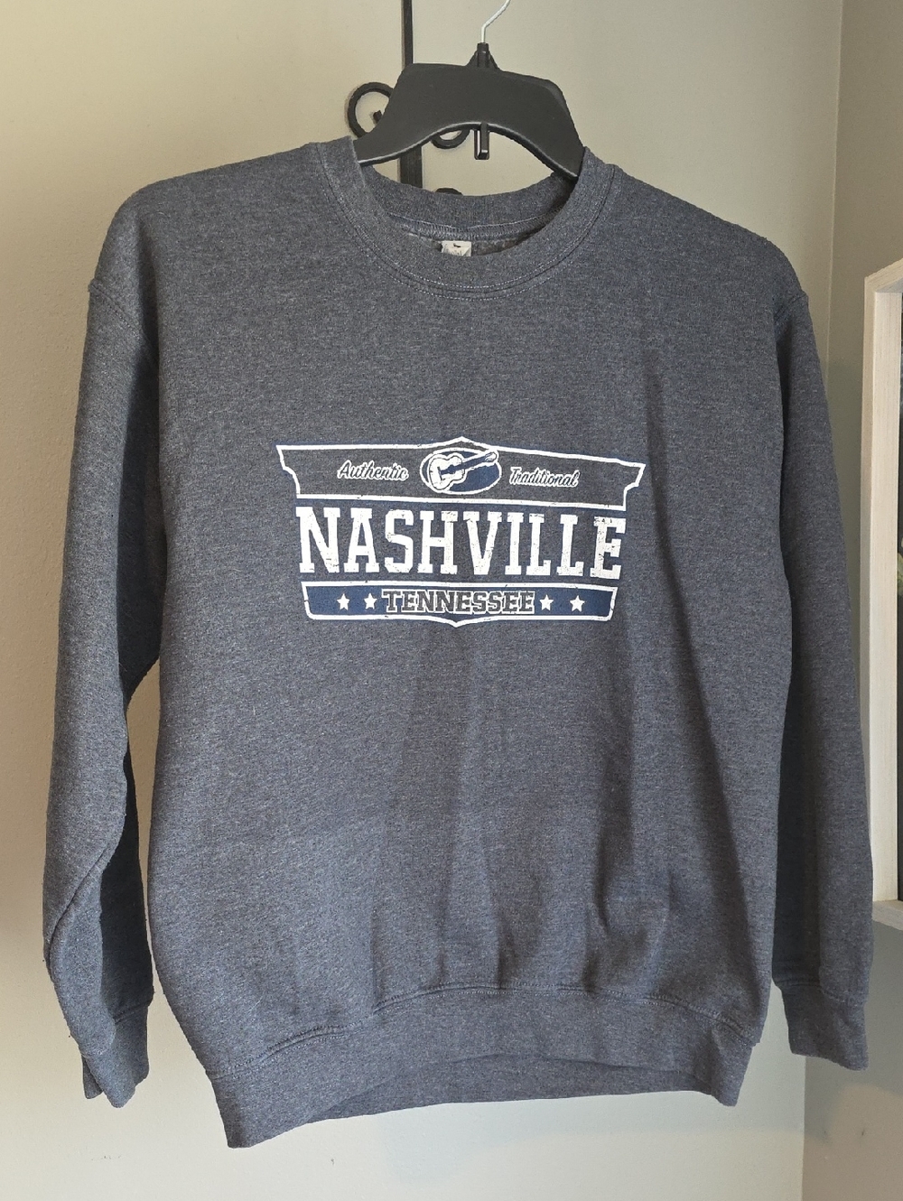 Unisex Gildan Charcoal Nashville Tennessee Crewneck Sweatshirt Size Medium